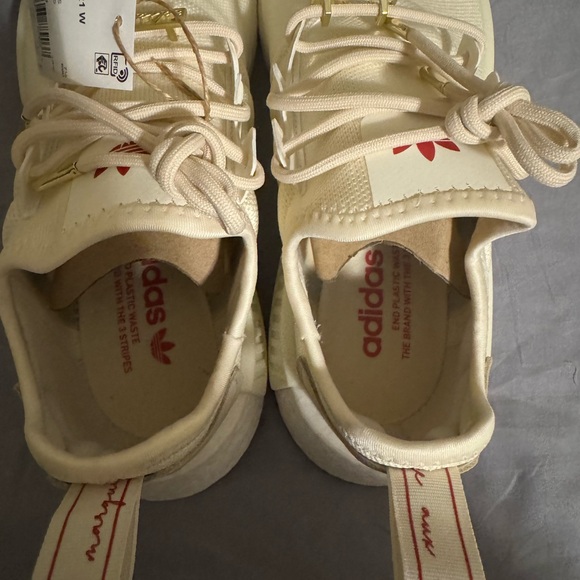 Adidas NMD R1 LIMITED EDITION “Valentines Day” 2023 Women’s size 9 - Picture 12 of 13